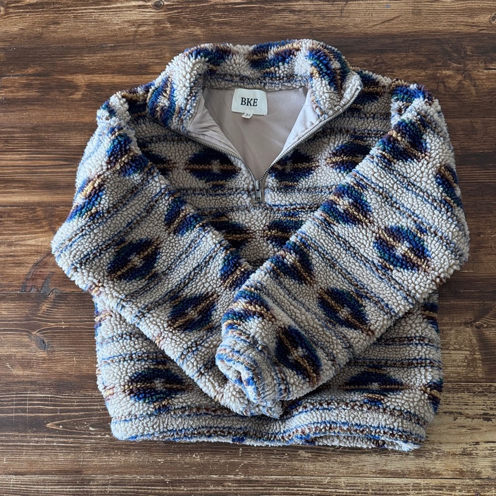 BKE Patterned Fleece Pullover in Blue and Brown